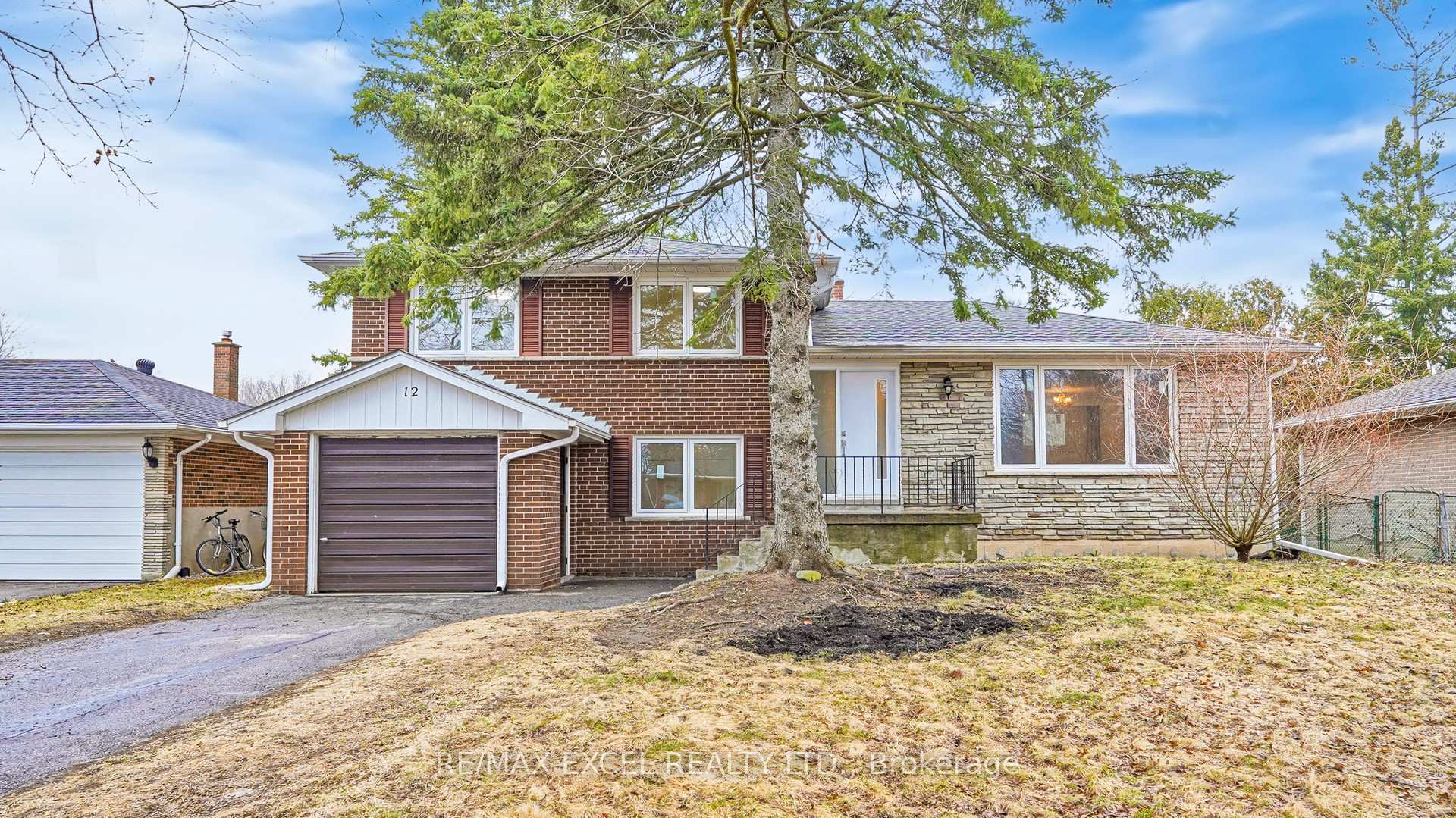 Photo 3 of 12 Lakevista Avenue, Markham, Bullock — HOMEH