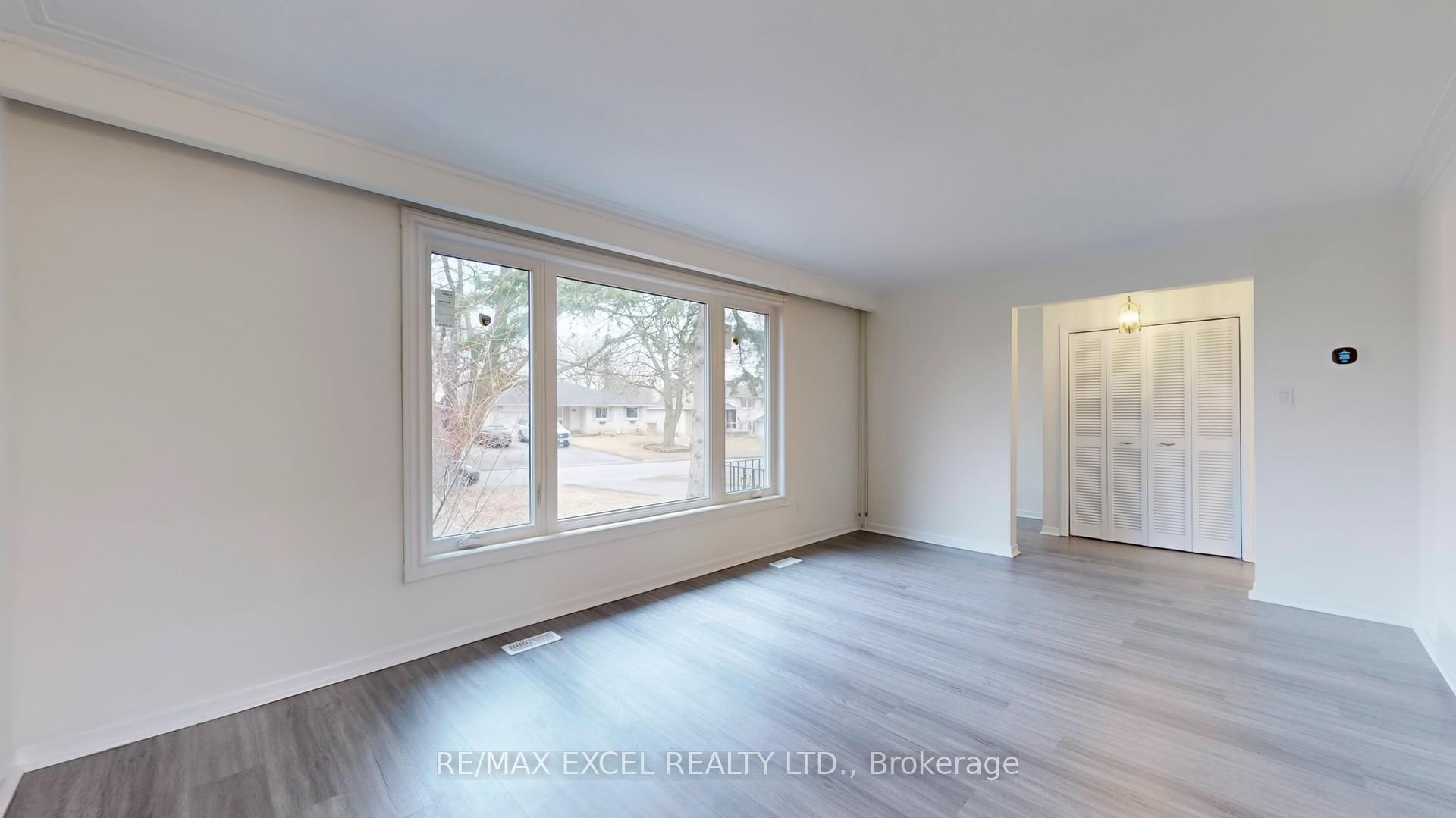 Photo 4 of 12 Lakevista Avenue, Markham, Bullock — HOMEH