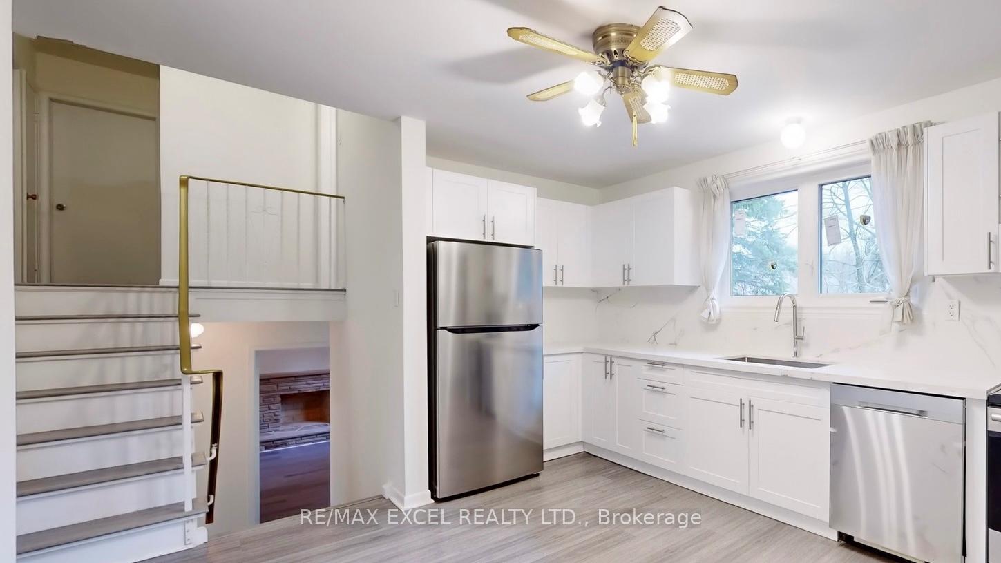 Photo 8 of 12 Lakevista Avenue, Markham, Bullock — HOMEH
