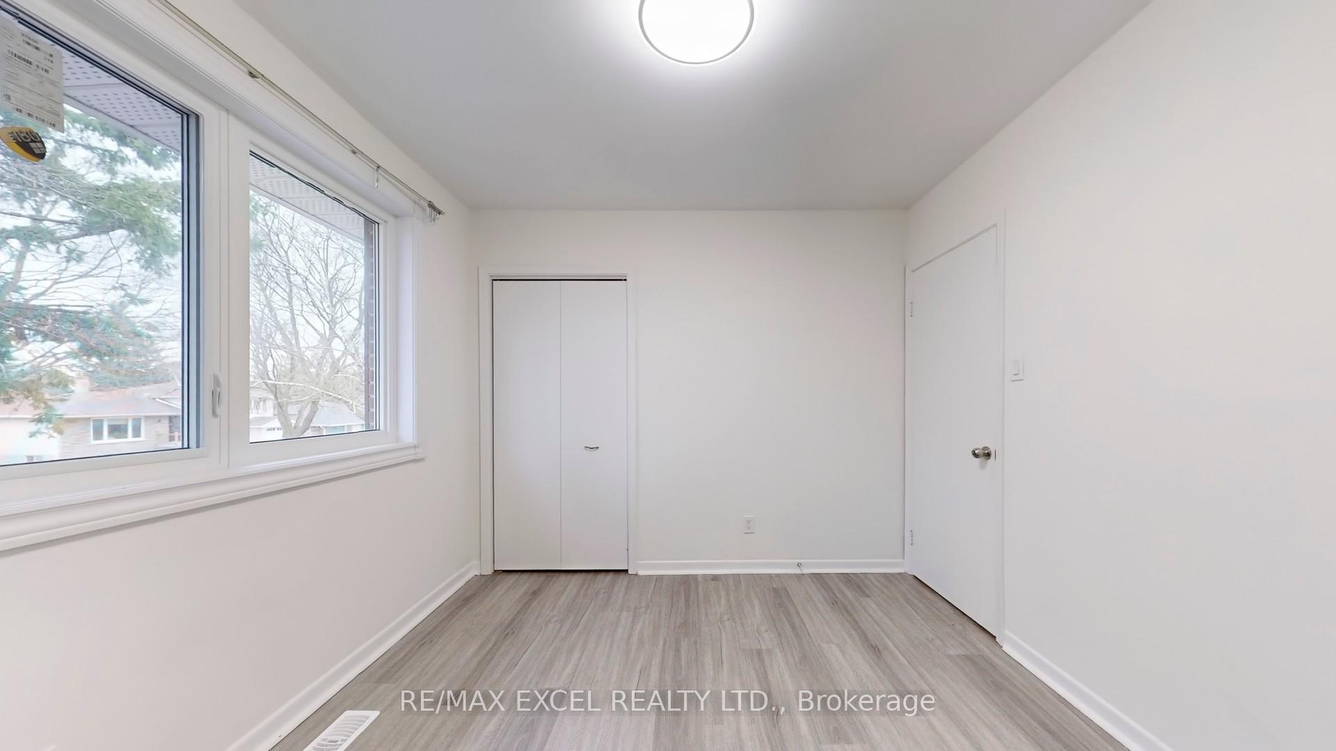 Photo 13 of 12 Lakevista Avenue, Markham, Bullock — HOMEH