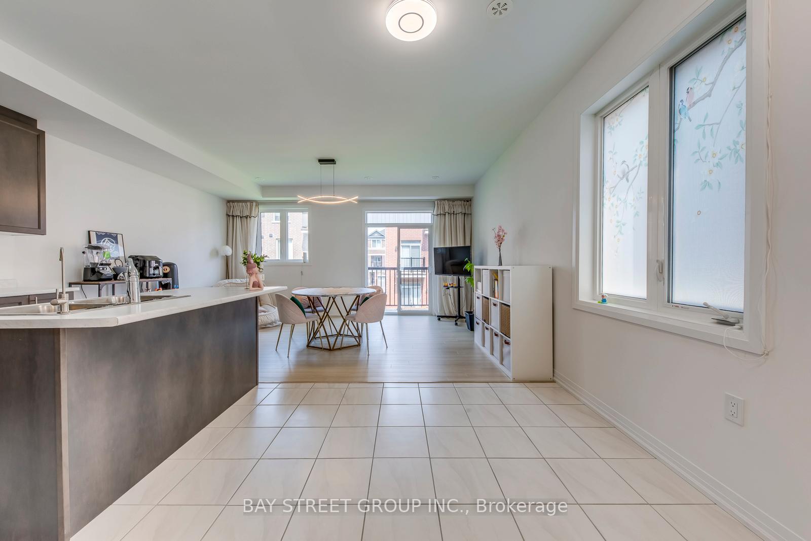 Photo 9 of 33 Sissons Way, Markham, Cedar Grove — HOMEH