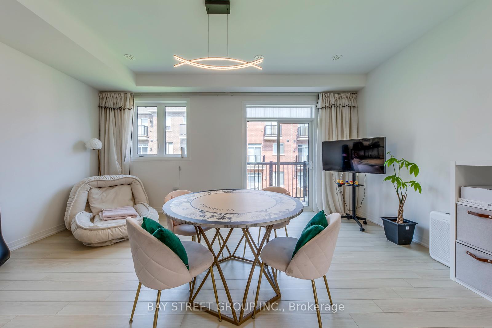 Photo 11 of 33 Sissons Way, Markham, Cedar Grove — HOMEH
