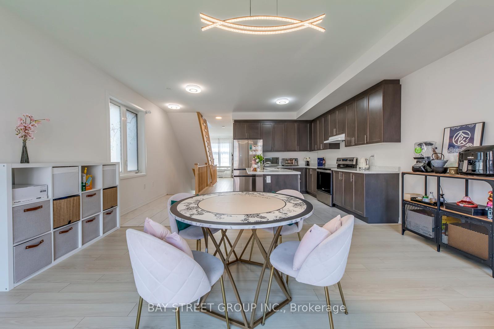 Photo 14 of 33 Sissons Way, Markham, Cedar Grove — HOMEH