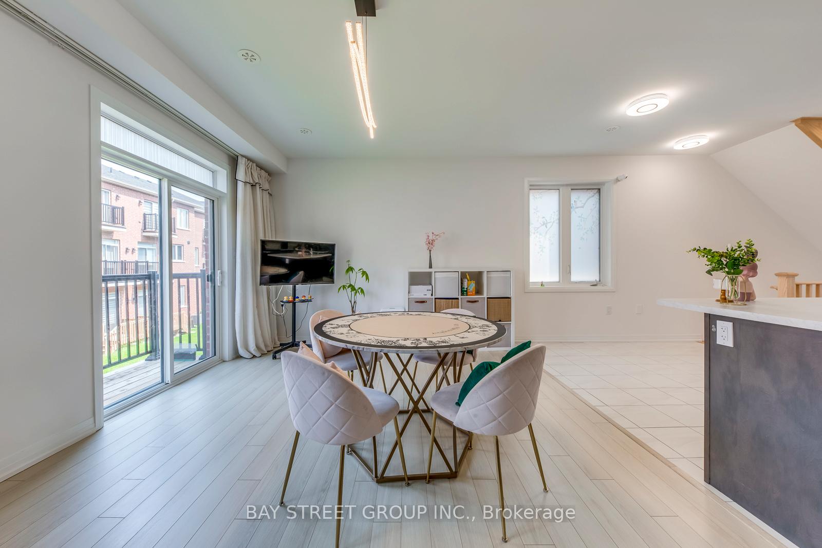 Photo 16 of 33 Sissons Way, Markham, Cedar Grove — HOMEH