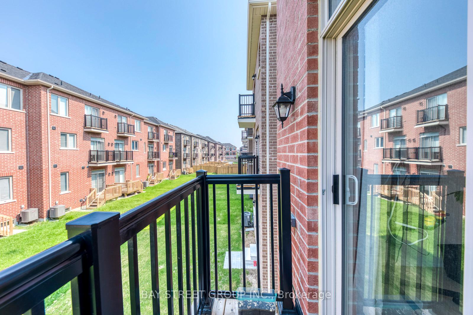 Photo 17 of 33 Sissons Way, Markham, Cedar Grove — HOMEH