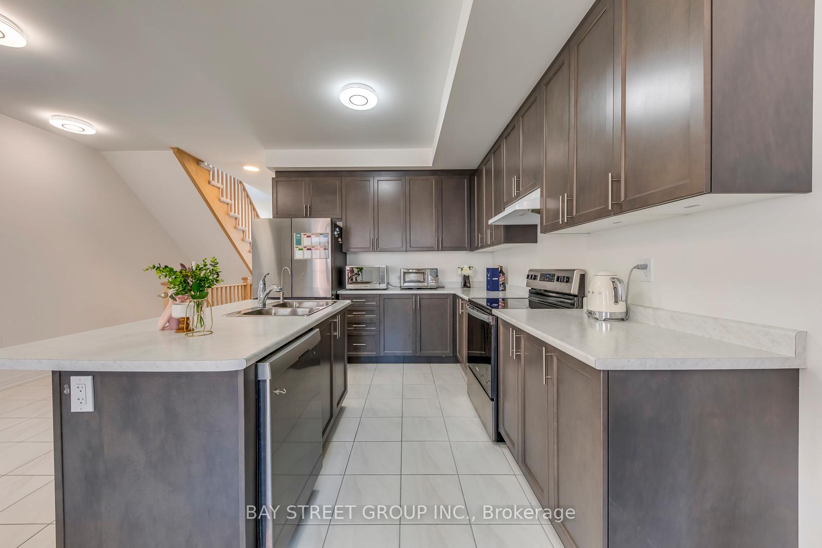 Photo 18 of 33 Sissons Way, Markham, Cedar Grove — HOMEH