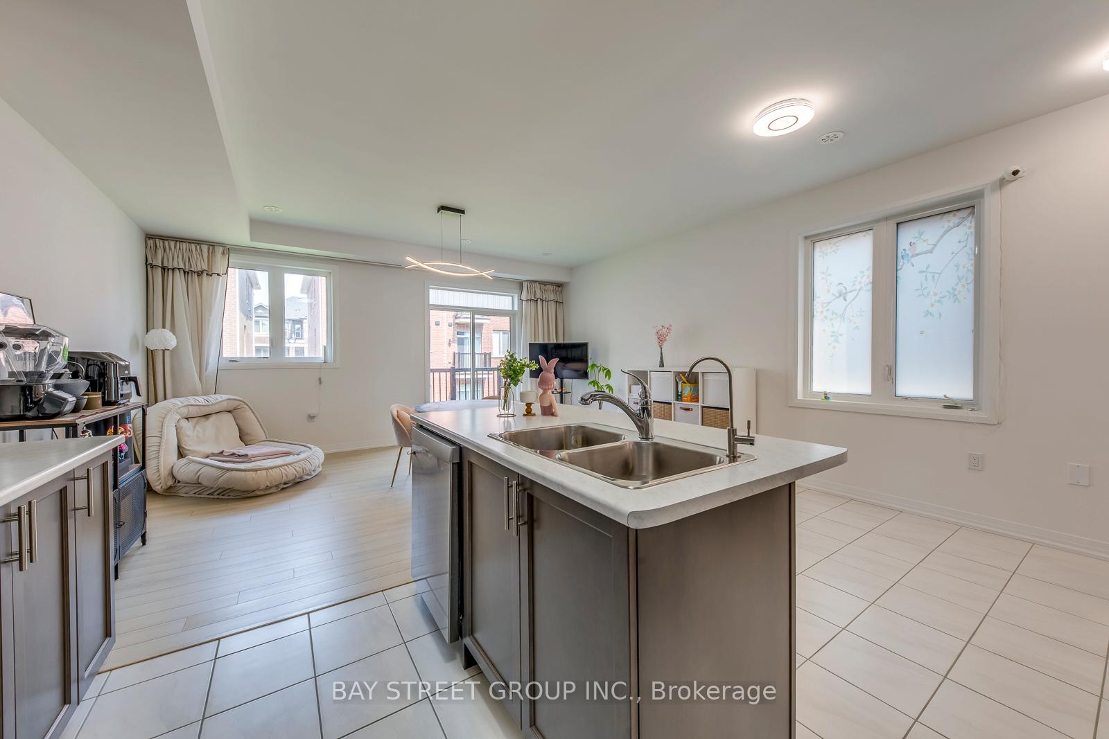 Photo 23 of 33 Sissons Way, Markham, Cedar Grove — HOMEH