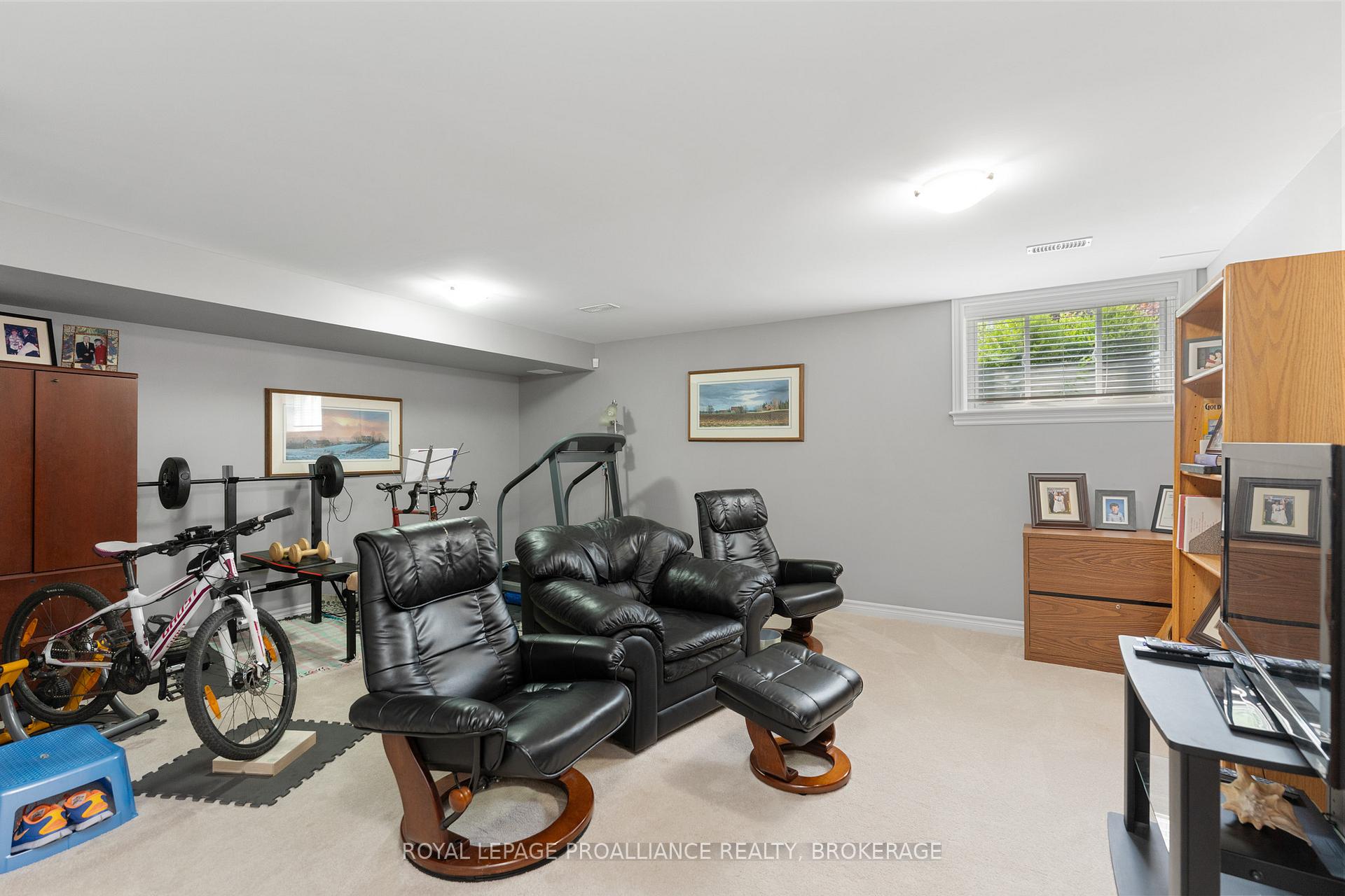 Photo 37 of 1343 Tremont Drive, Kingston, City Northwest — HOMEH