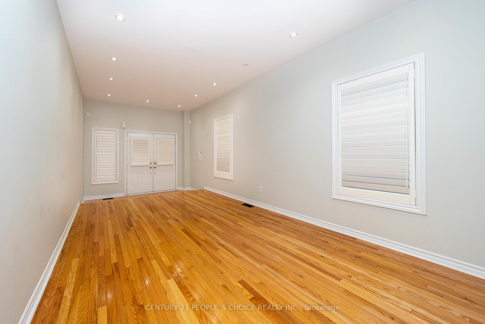 Photo 6 of Unit Upper, 38 Vettese Court, Markham, Box Grove — HOMEH
