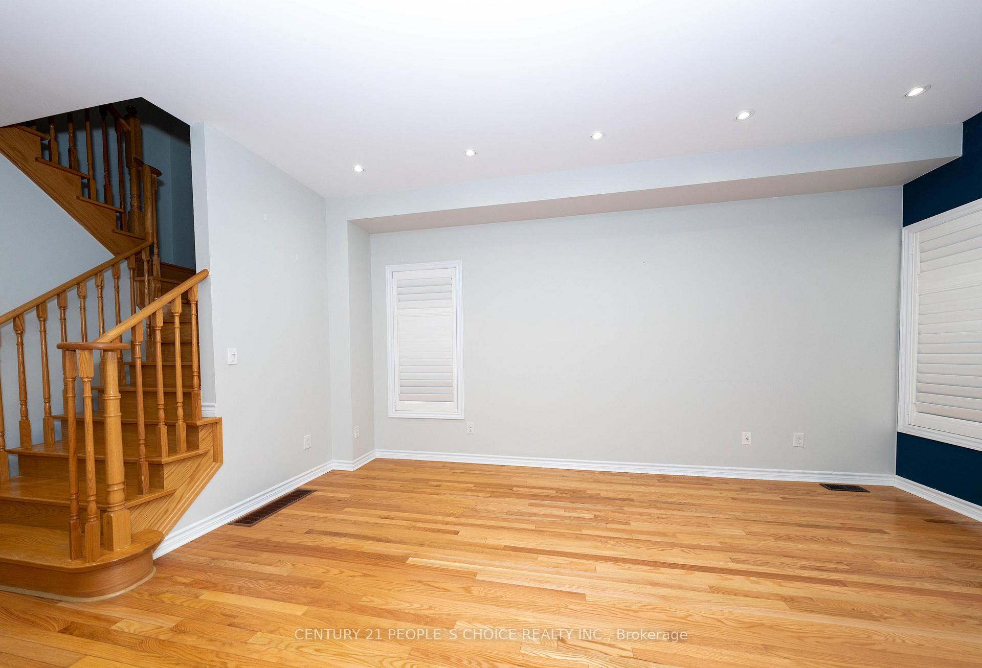 Photo 8 of Unit Upper, 38 Vettese Court, Markham, Box Grove — HOMEH