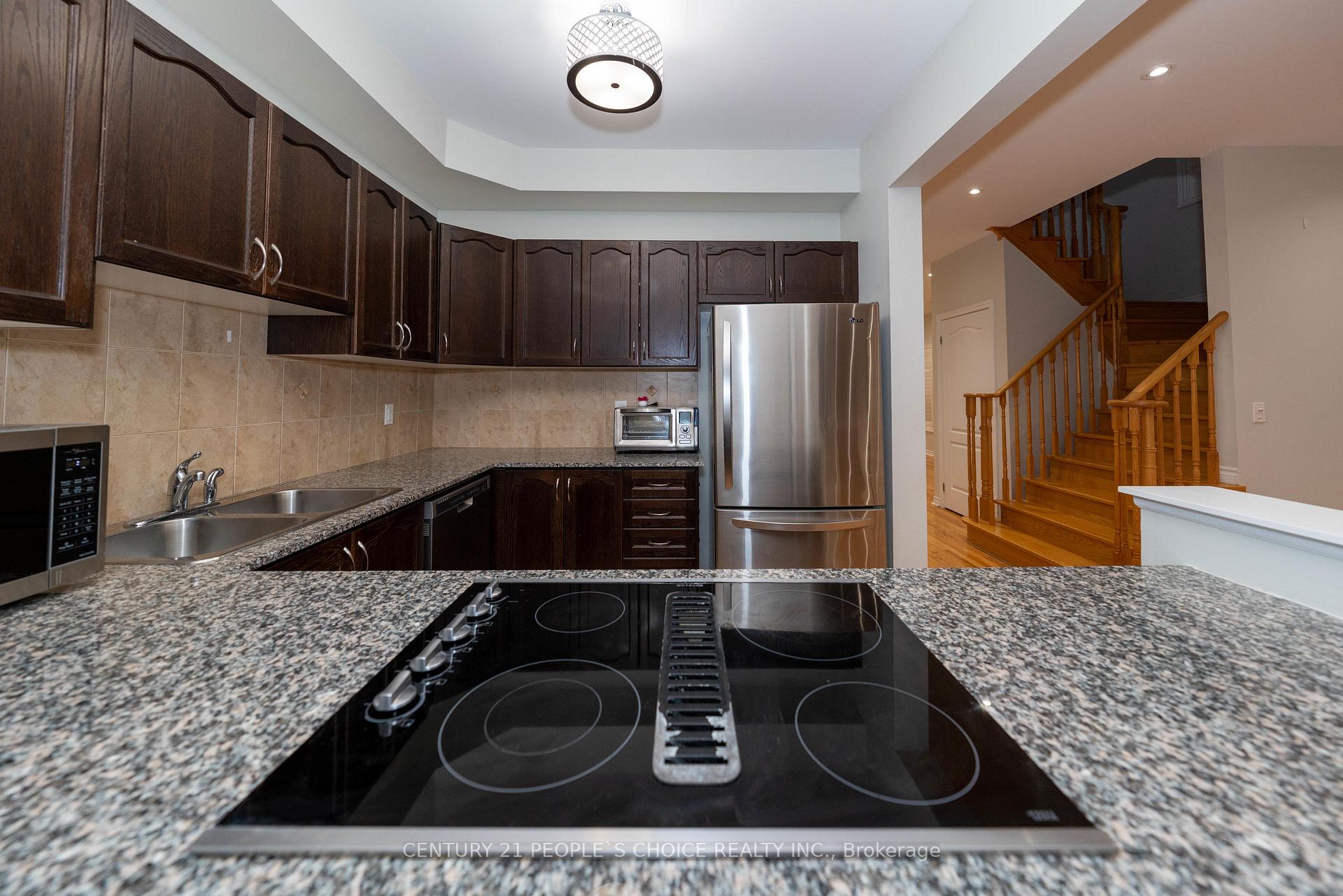 Photo 10 of Unit Upper, 38 Vettese Court, Markham, Box Grove — HOMEH