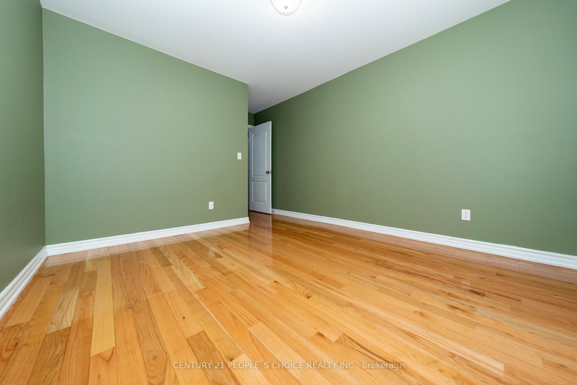 Photo 21 of Unit Upper, 38 Vettese Court, Markham, Box Grove — HOMEH