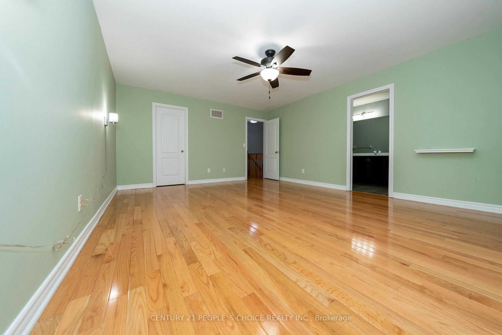 Photo 24 of Unit Upper, 38 Vettese Court, Markham, Box Grove — HOMEH