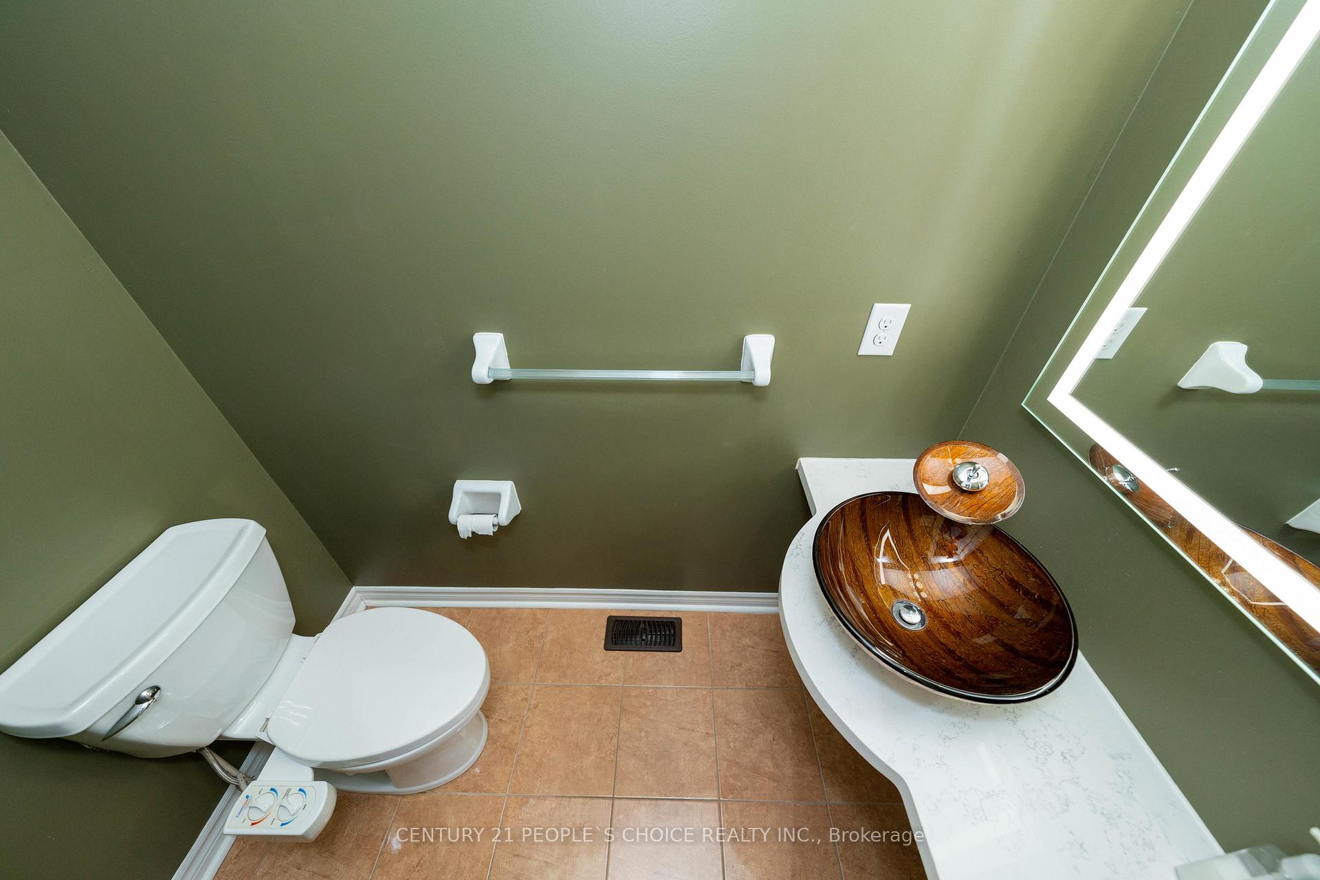 Photo 36 of Unit Upper, 38 Vettese Court, Markham, Box Grove — HOMEH