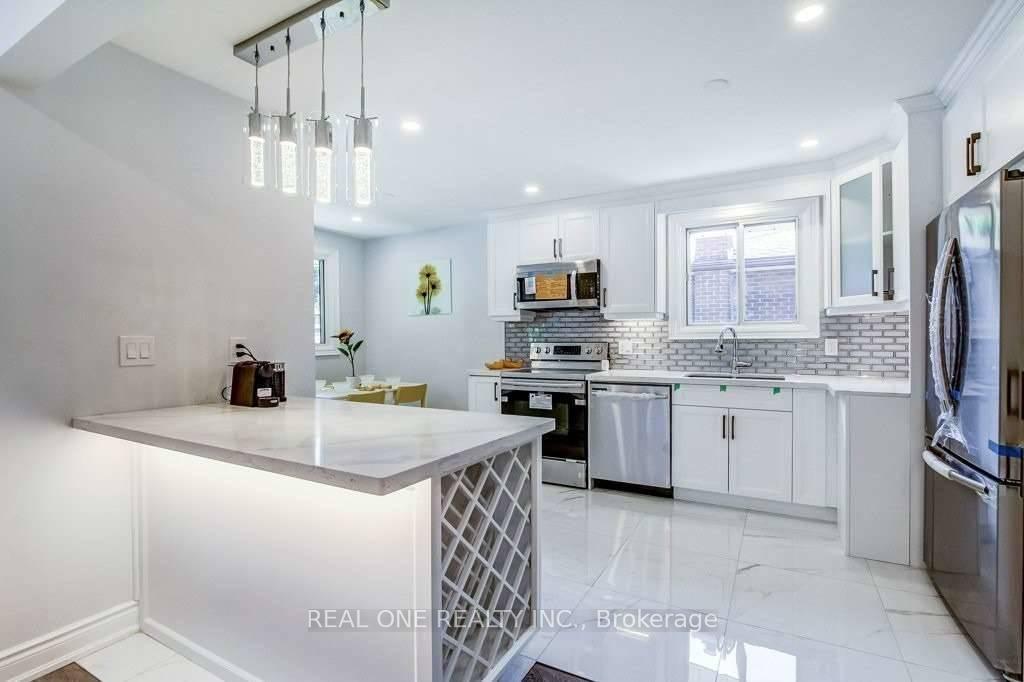 Photo 6 of Unit Upper, 180 Manning Avenue, Hamilton, Greeningdon — HOMEH