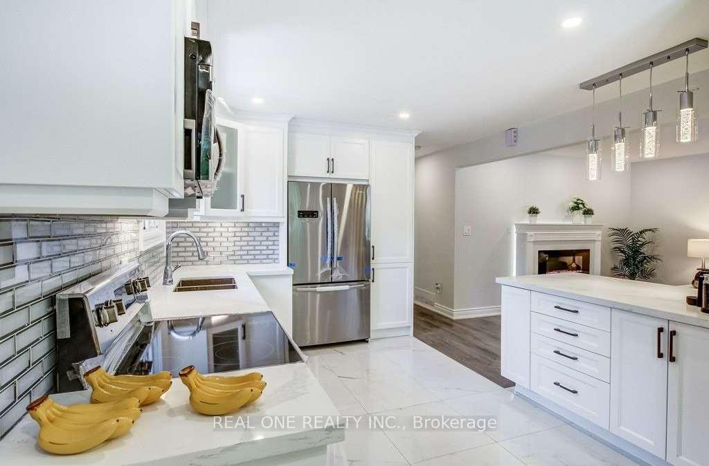 Photo 9 of Unit Upper, 180 Manning Avenue, Hamilton, Greeningdon — HOMEH