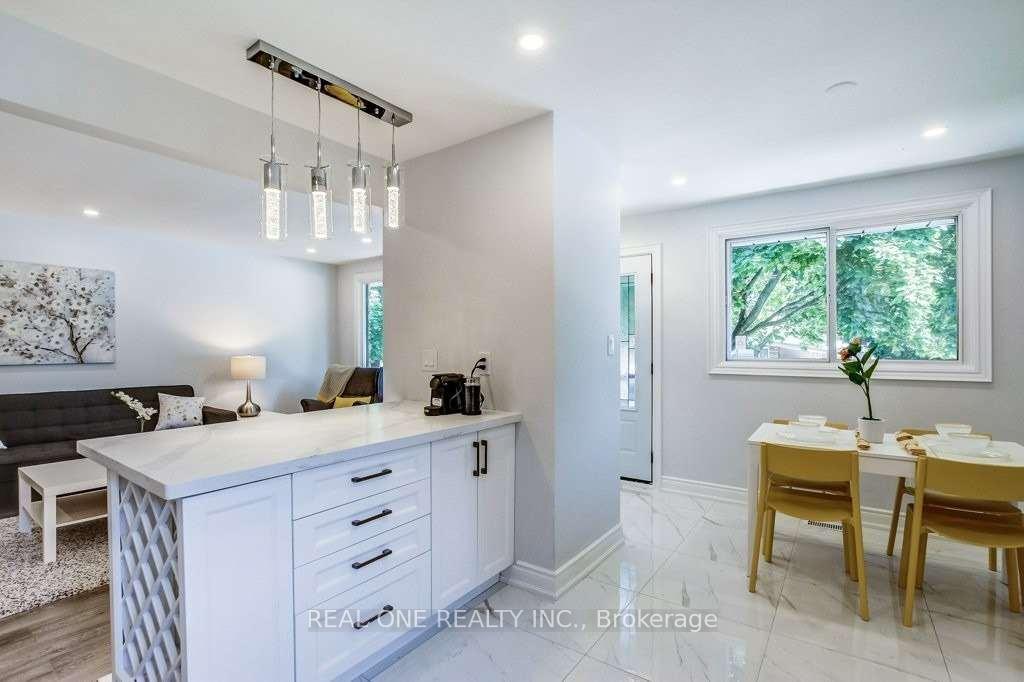 Photo 10 of Unit Upper, 180 Manning Avenue, Hamilton, Greeningdon — HOMEH