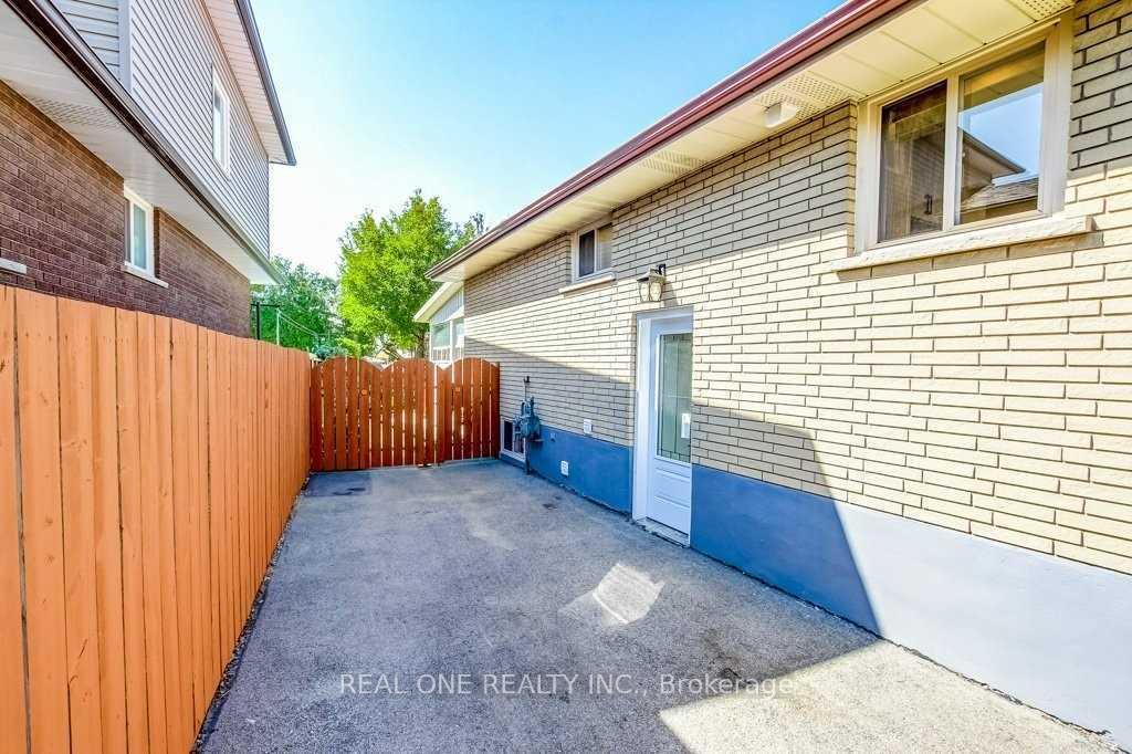 Photo 24 of Unit Upper, 180 Manning Avenue, Hamilton, Greeningdon — HOMEH