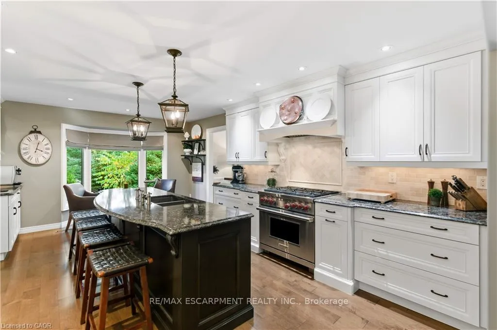 Photo 5 of 9 Mays Crescent, Hamilton, Waterdown — HOMEH