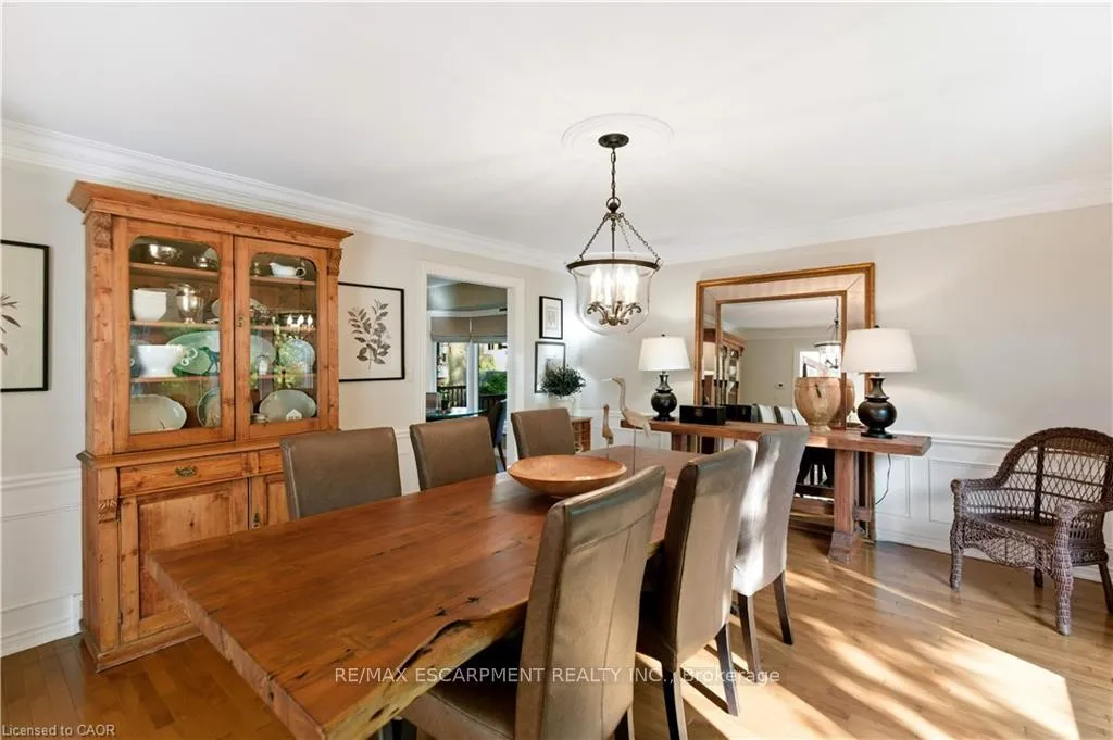 Photo 11 of 9 Mays Crescent, Hamilton, Waterdown — HOMEH