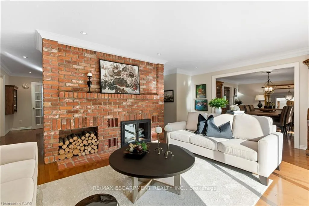 Photo 14 of 9 Mays Crescent, Hamilton, Waterdown — HOMEH