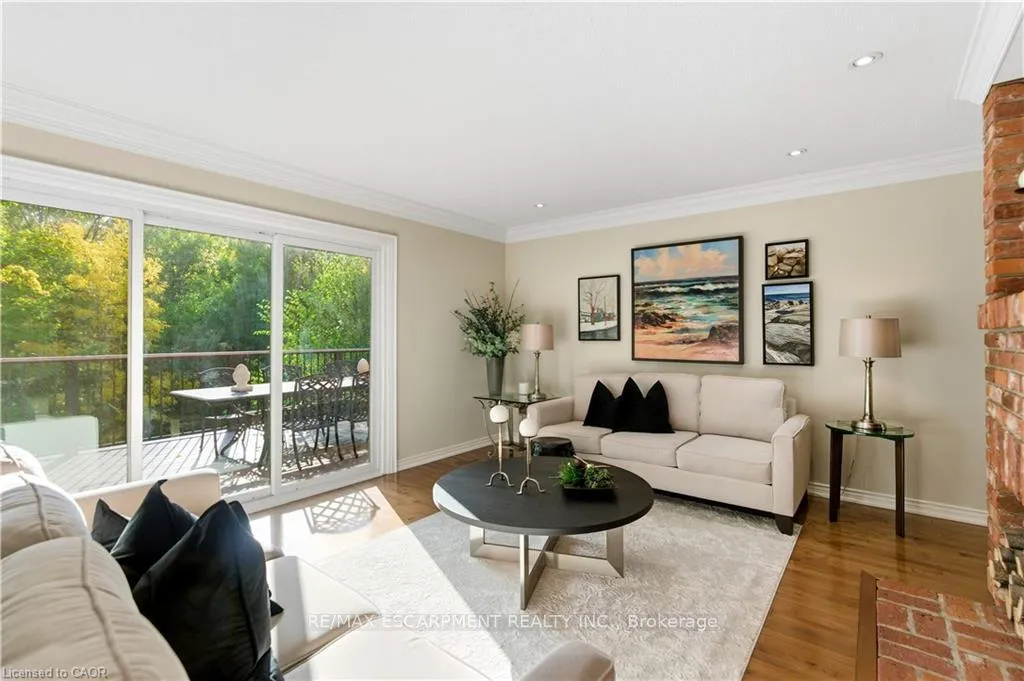 Photo 17 of 9 Mays Crescent, Hamilton, Waterdown — HOMEH