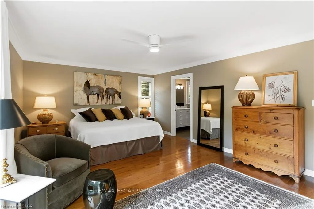 Photo 19 of 9 Mays Crescent, Hamilton, Waterdown — HOMEH