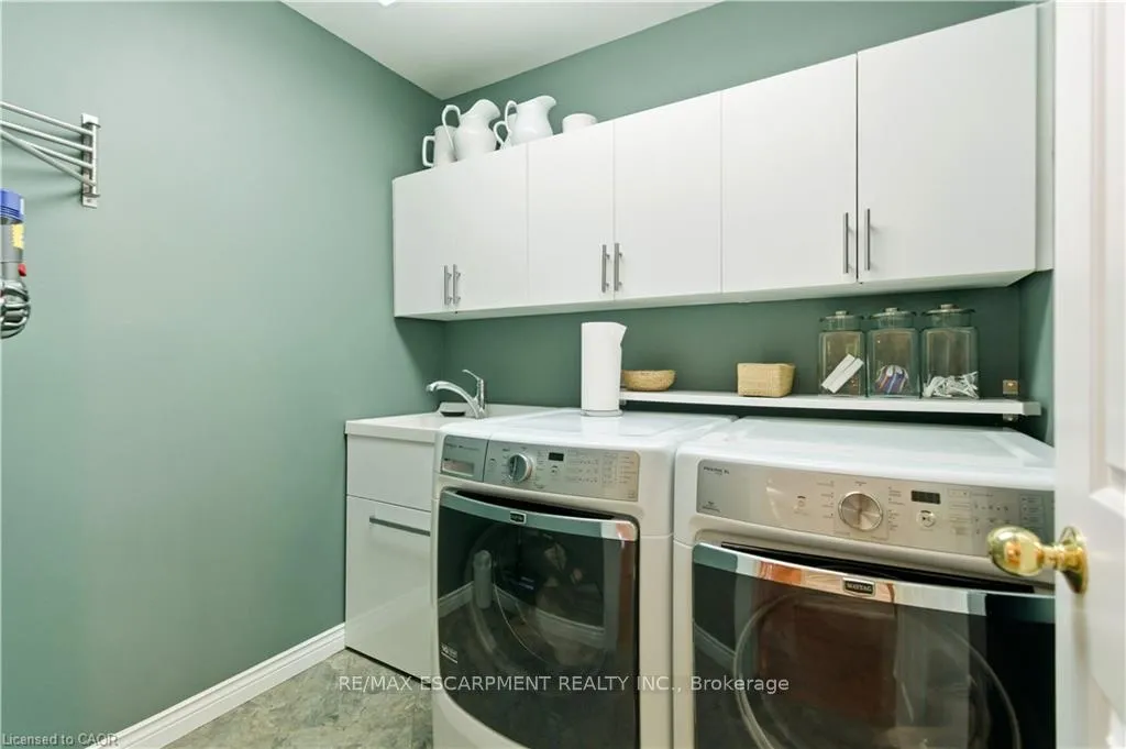 Photo 24 of 9 Mays Crescent, Hamilton, Waterdown — HOMEH