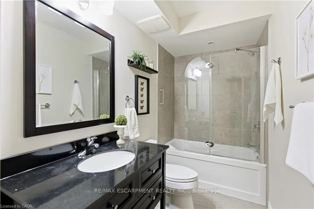 Photo 31 of 9 Mays Crescent, Hamilton, Waterdown — HOMEH