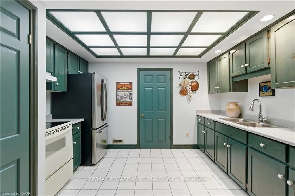 Photo 33 of 9 Mays Crescent, Hamilton, Waterdown — HOMEH