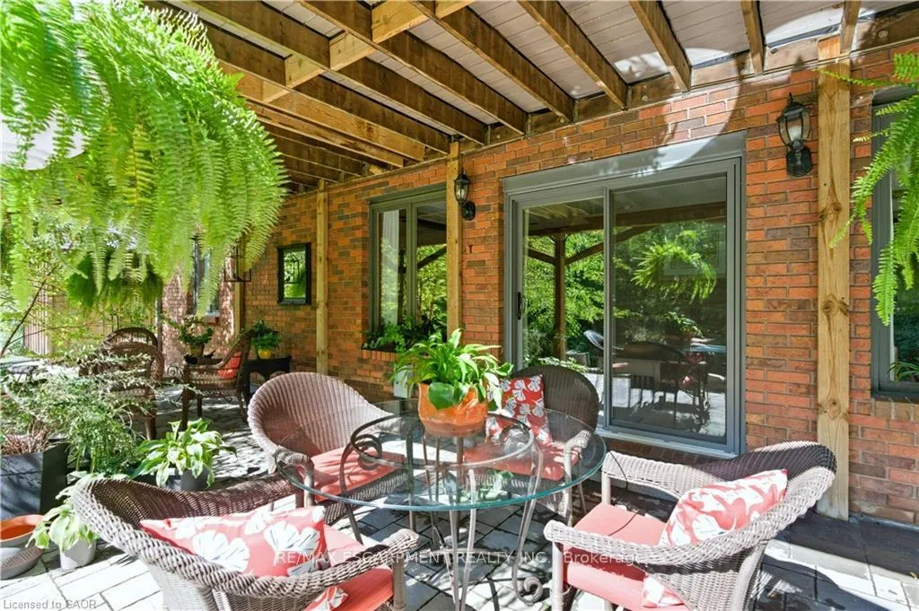 Photo 40 of 9 Mays Crescent, Hamilton, Waterdown — HOMEH