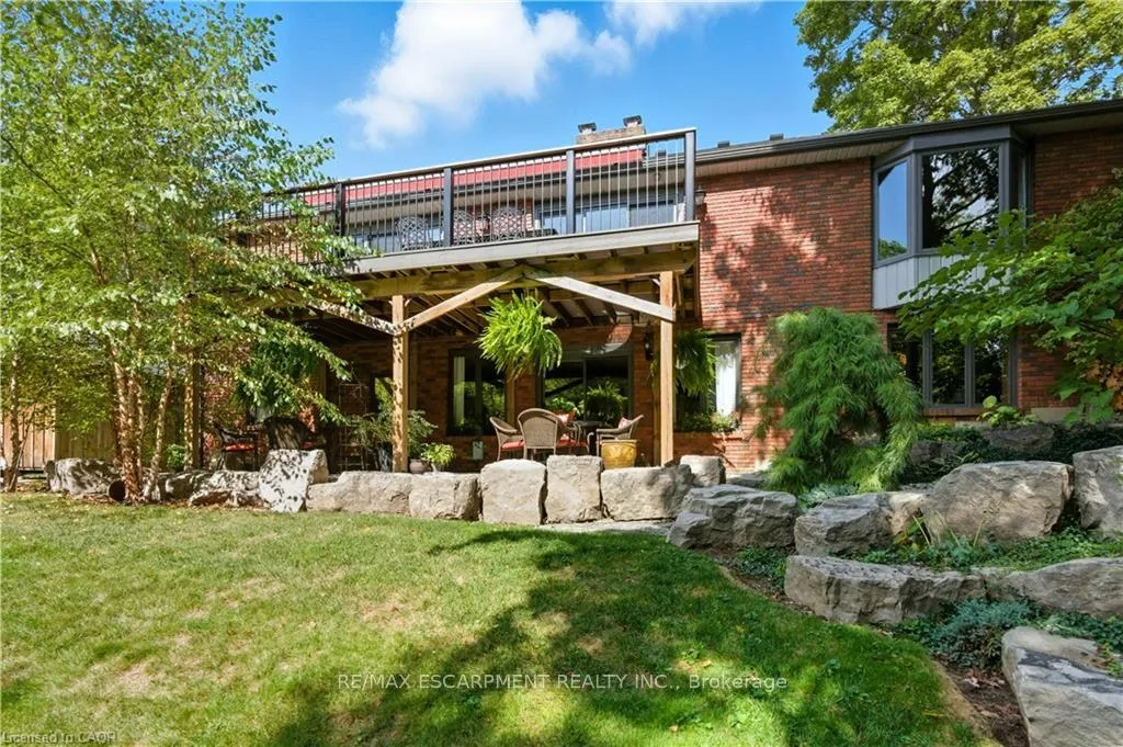 Photo 42 of 9 Mays Crescent, Hamilton, Waterdown — HOMEH