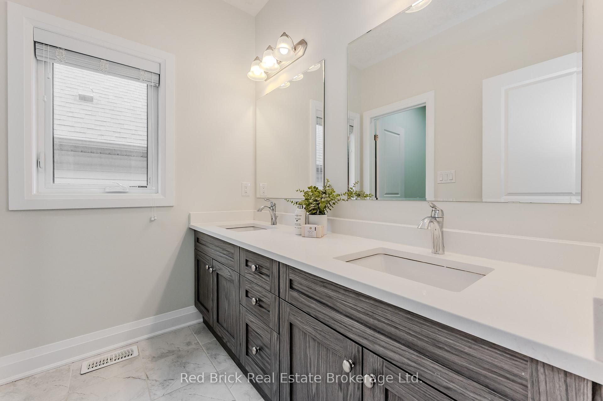 Photo 31 of 321 Woodbine Avenue, Kitchener — HOMEH