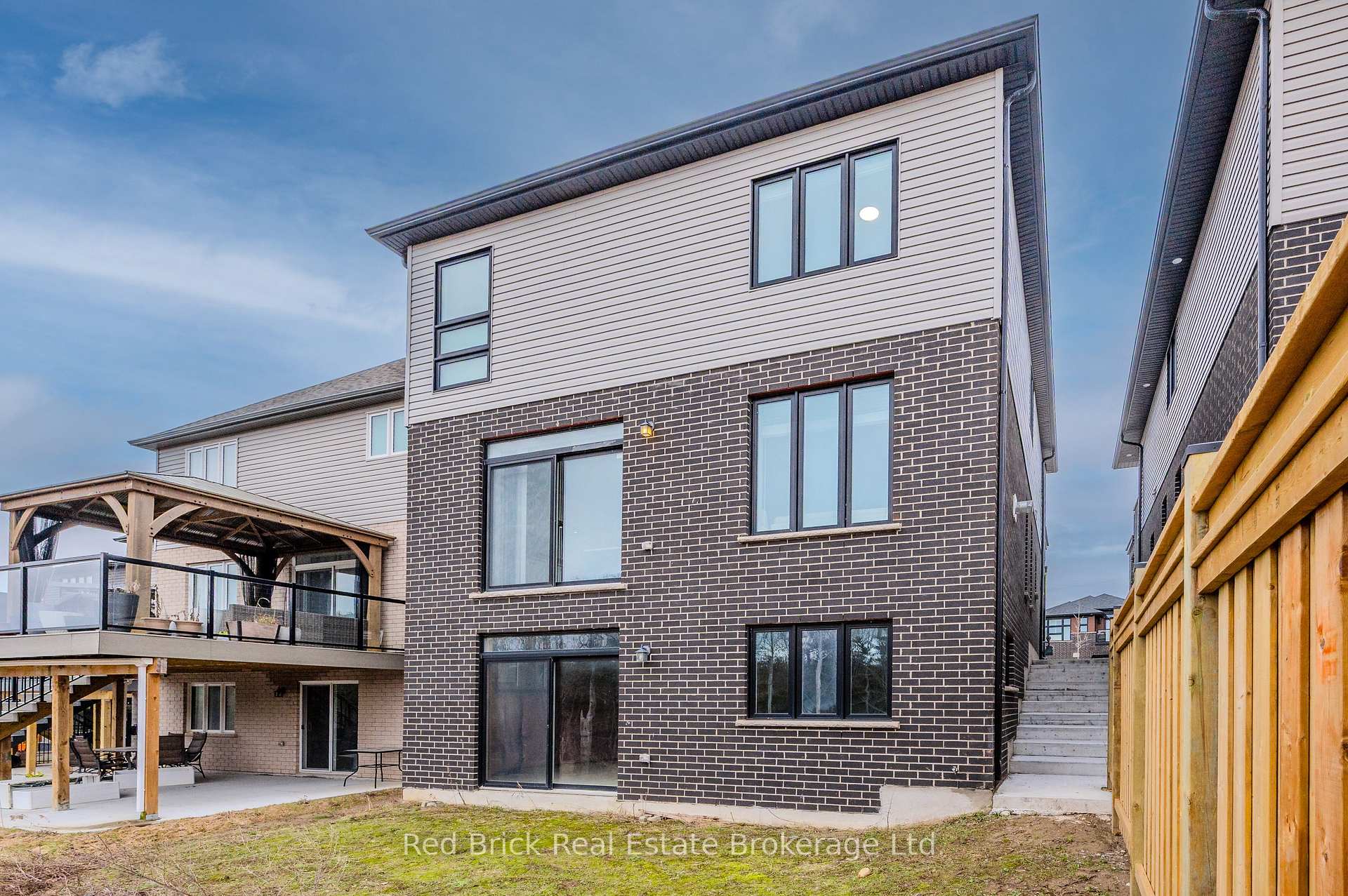 Photo 38 of 321 Woodbine Avenue, Kitchener — HOMEH