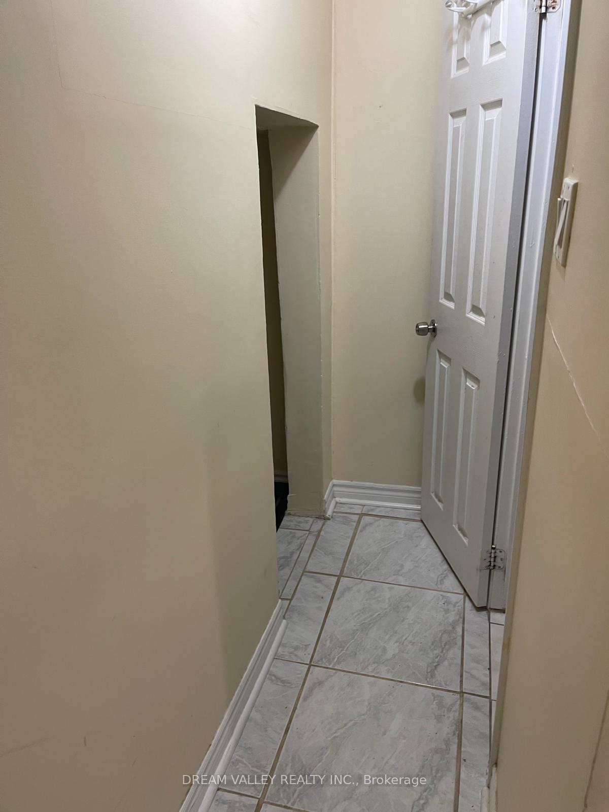 Photo 7 of Unit BSMT, 341 Elson Street, Markham, Cedarwood — HOMEH