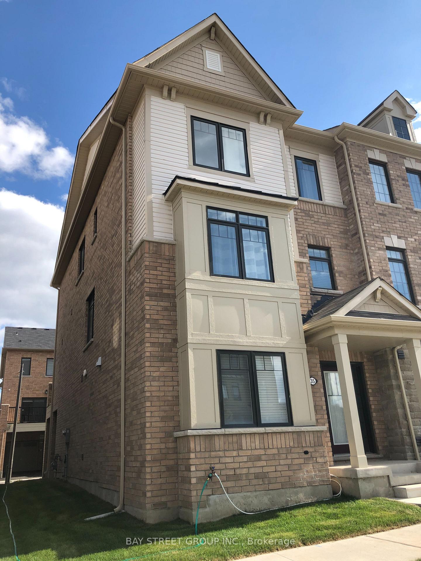Photo 2 of 35 George Peach Avenue, Markham, Victoria Square — HOMEH