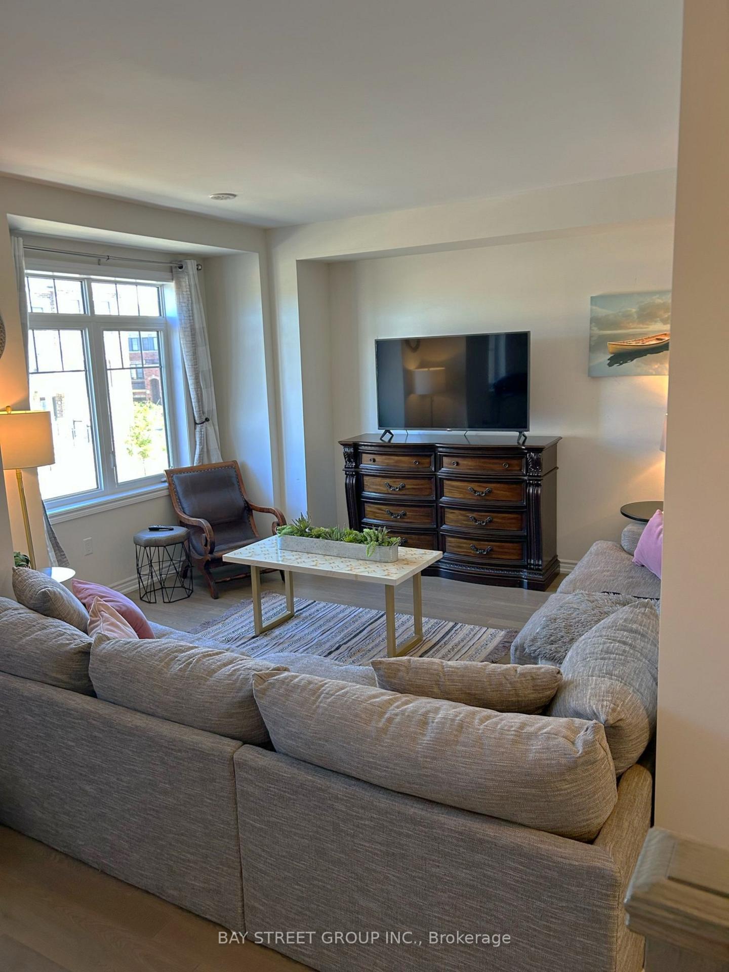 Photo 7 of 35 George Peach Avenue, Markham, Victoria Square — HOMEH
