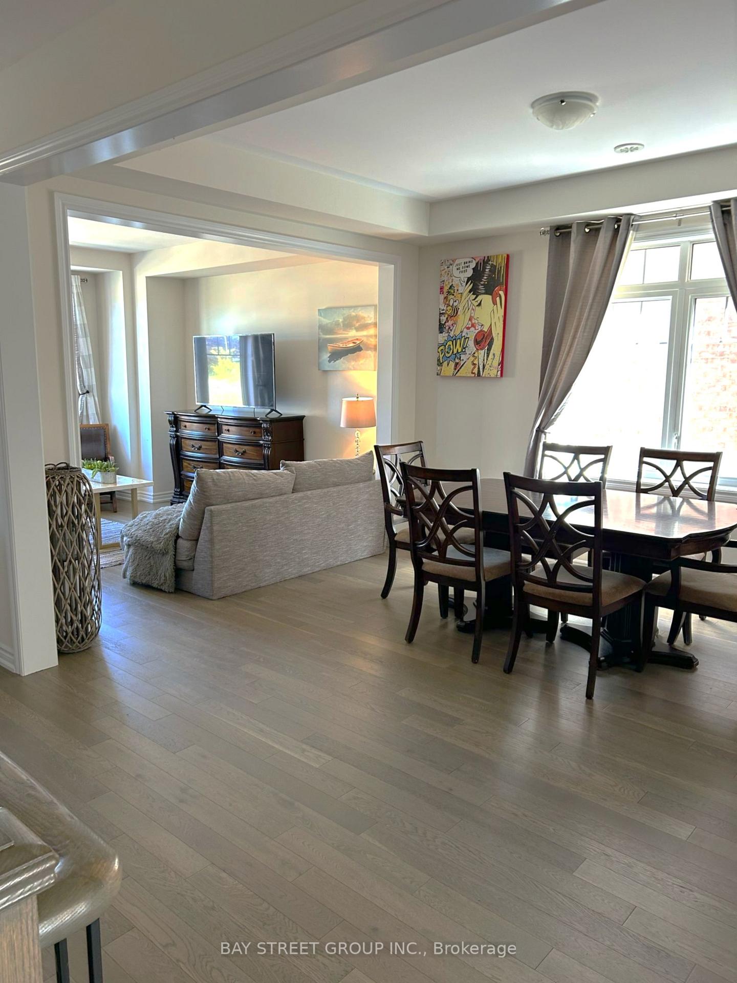 Photo 9 of 35 George Peach Avenue, Markham, Victoria Square — HOMEH