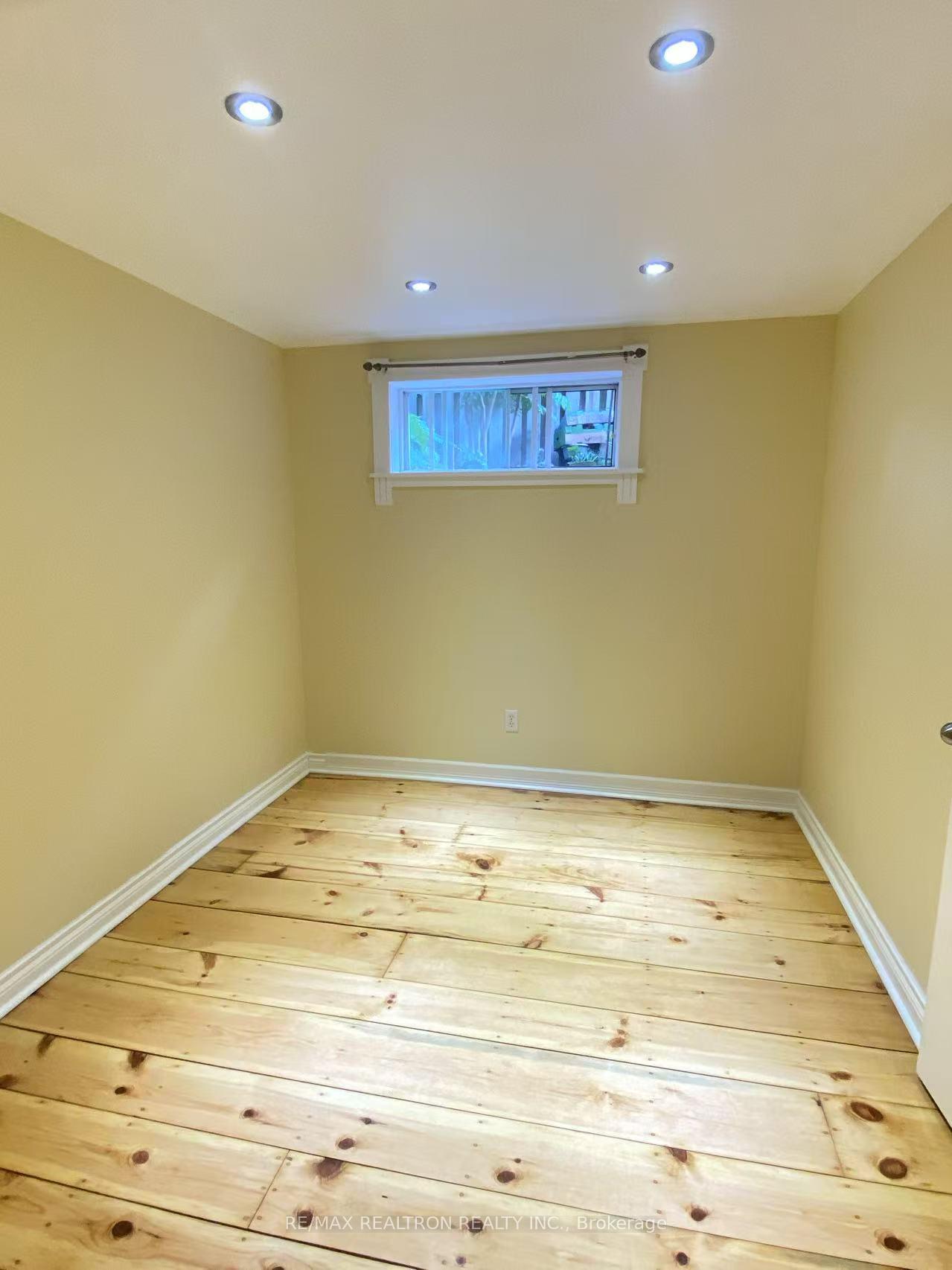 Photo 7 of Unit Bsmt, 41 Wootten Way S, Markham, Sherwood-Amberglen — HOMEH