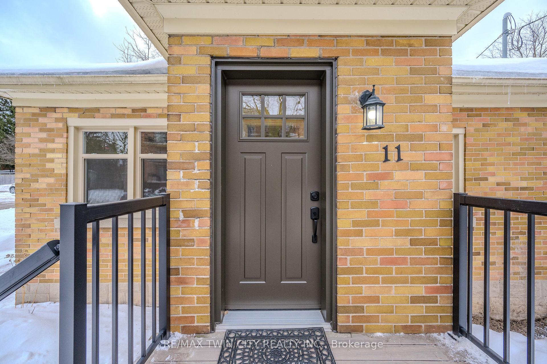 Photo 3 of 11 Esson Street, Kitchener — HOMEH