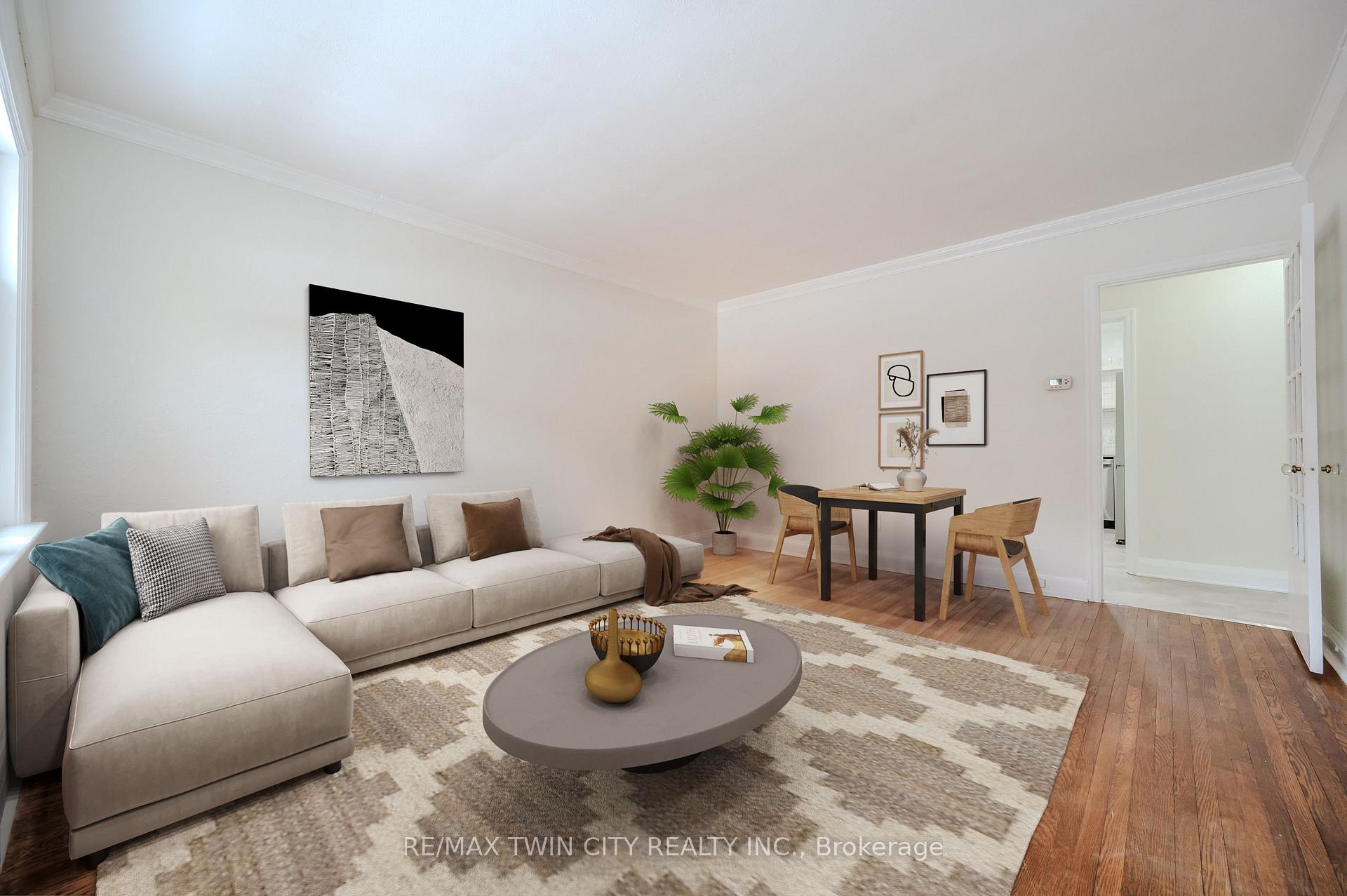 Photo 4 of 11 Esson Street, Kitchener — HOMEH
