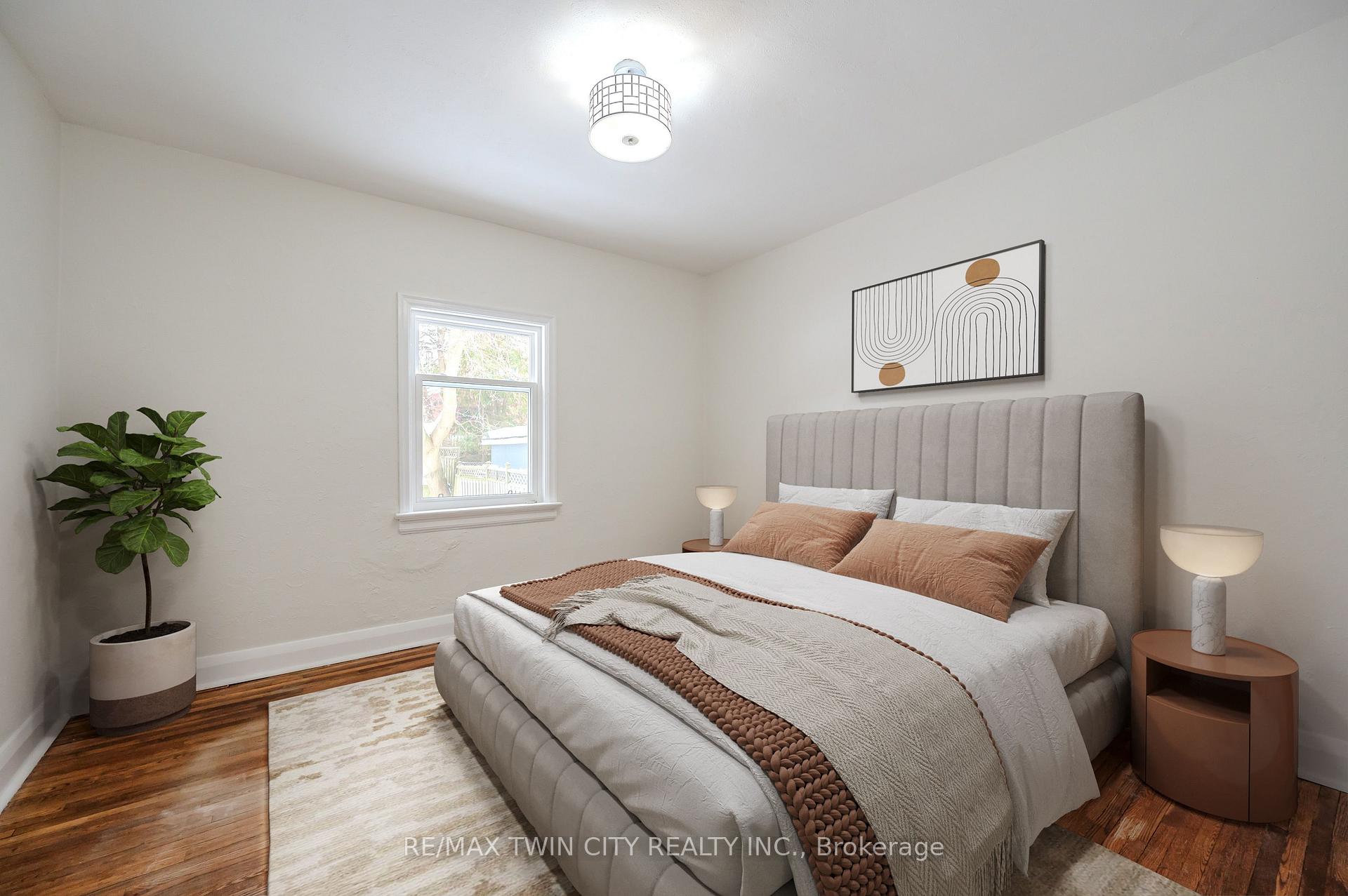Photo 11 of 11 Esson Street, Kitchener — HOMEH