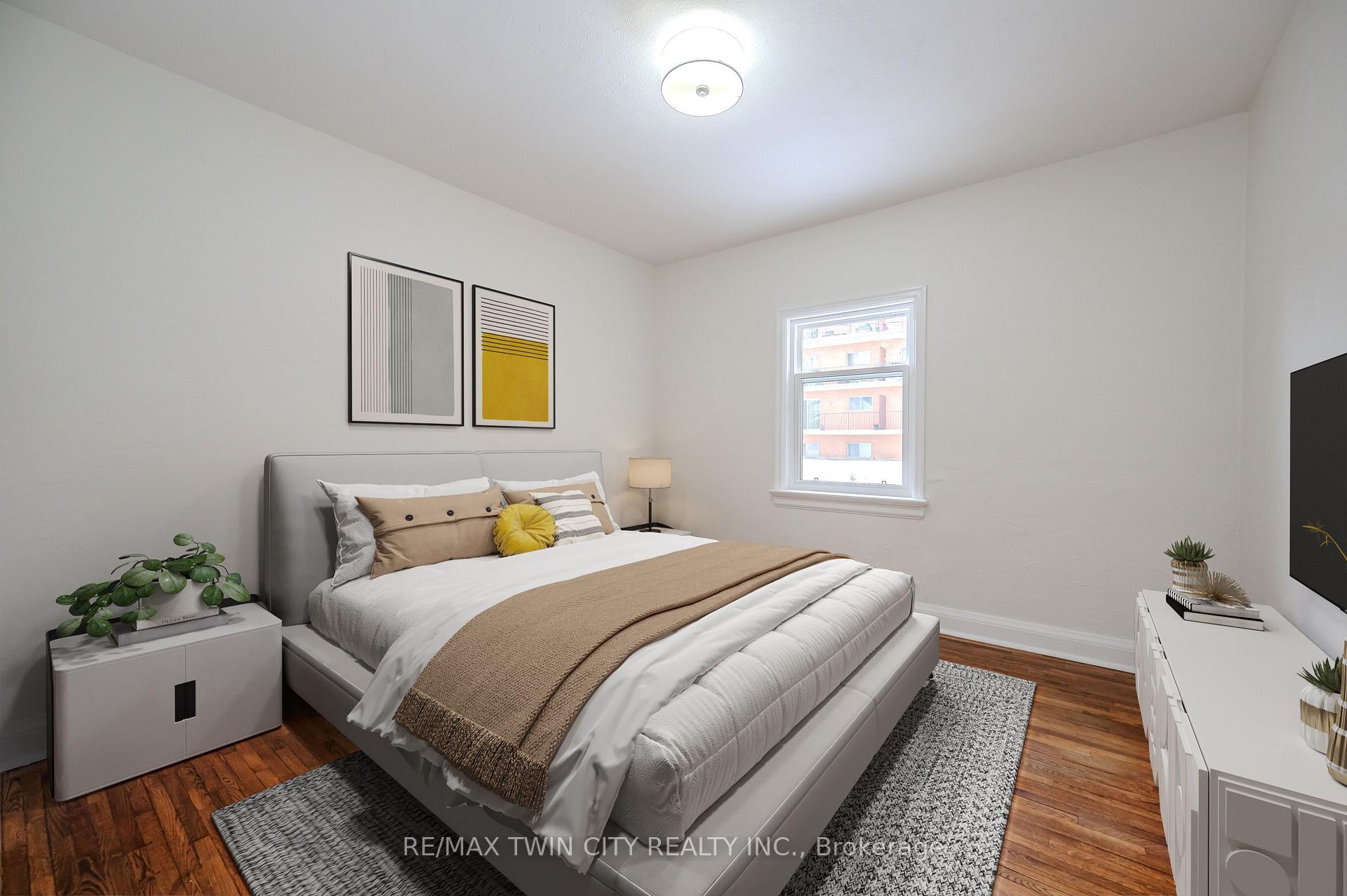 Photo 15 of 11 Esson Street, Kitchener — HOMEH