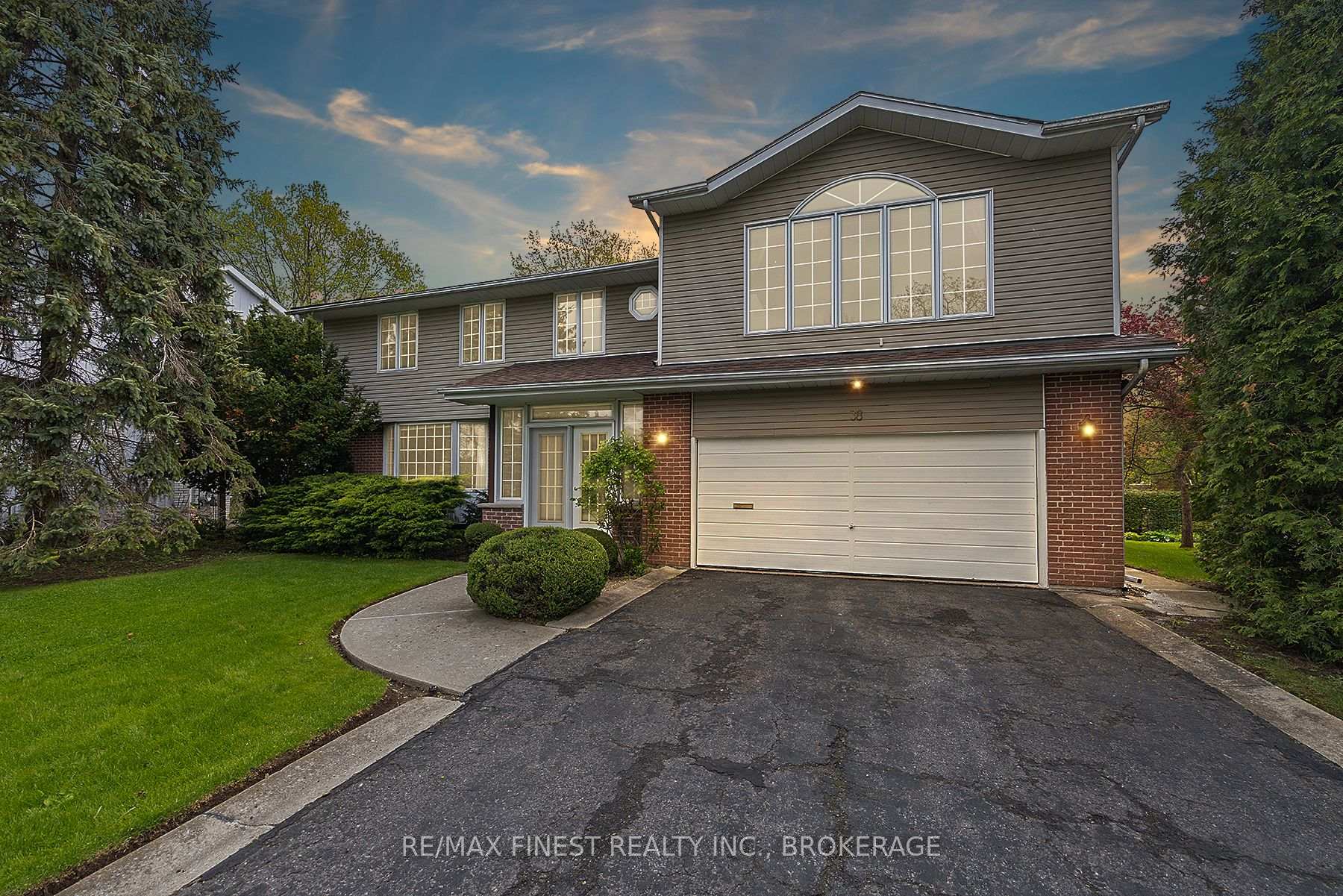 Front of 38 Lakeland Point Drive