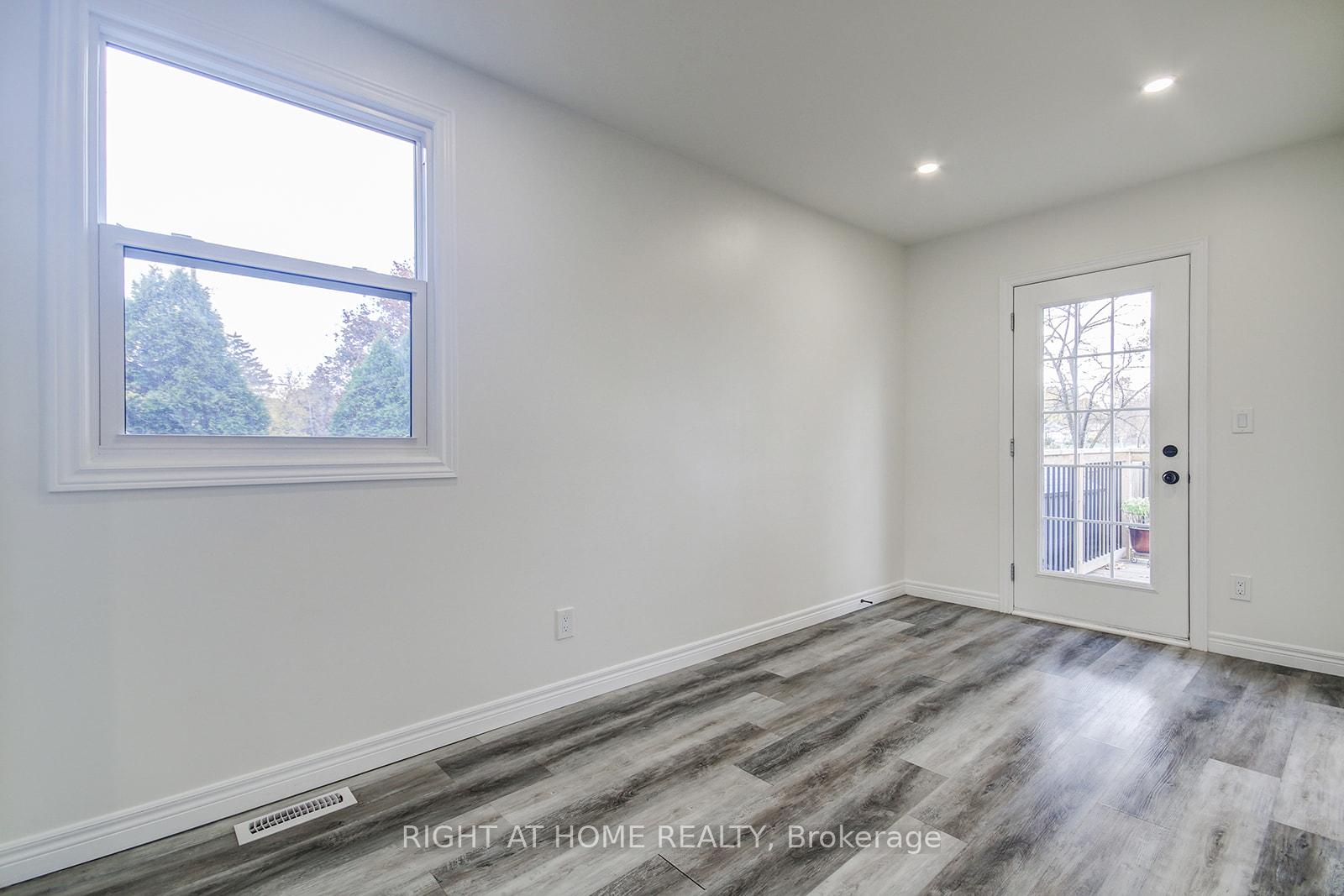 Photo 15 of Unit Upper, 631 Queensdale Avenue E, Hamilton, Eastmount — HOMEH