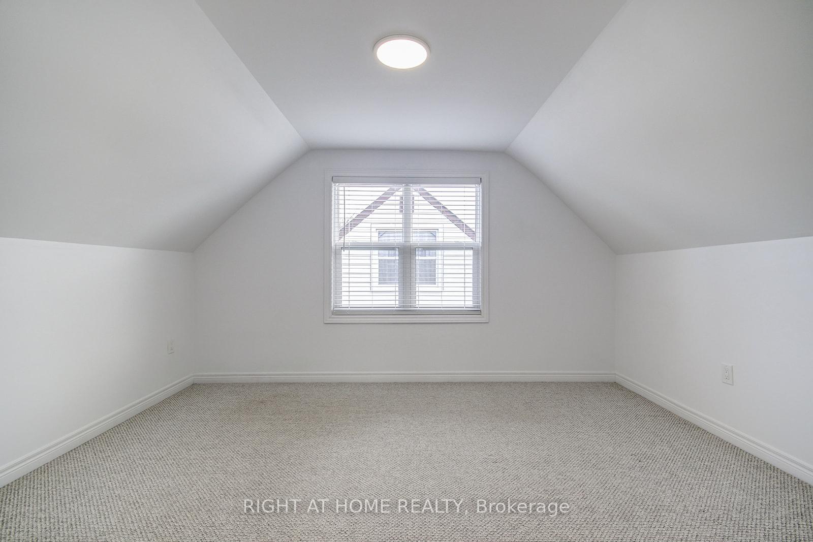 Photo 26 of Unit Upper, 631 Queensdale Avenue E, Hamilton, Eastmount — HOMEH