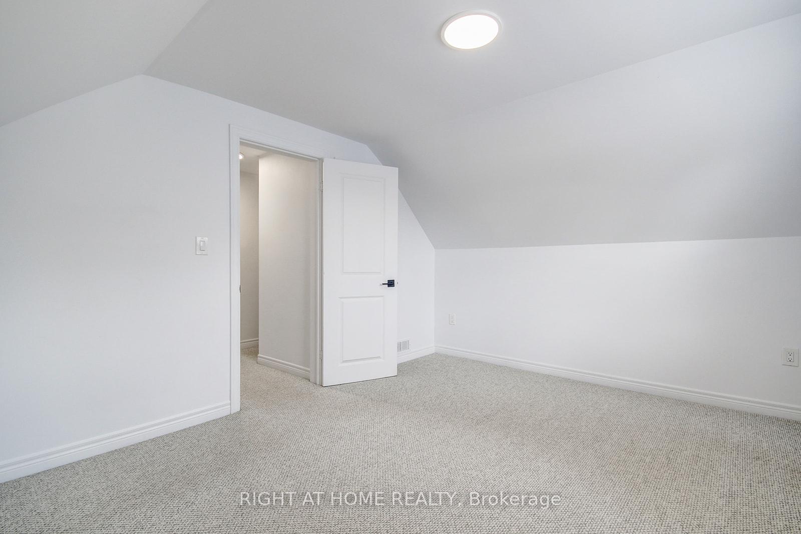 Photo 28 of Unit Upper, 631 Queensdale Avenue E, Hamilton, Eastmount — HOMEH