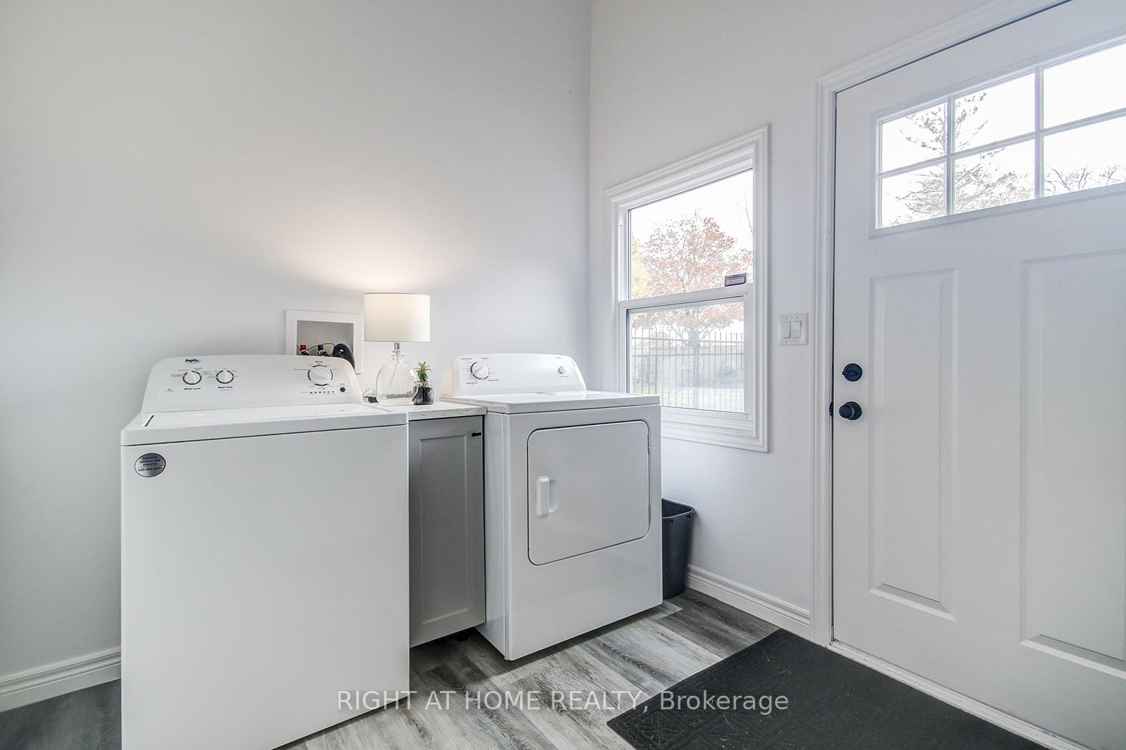 Photo 33 of Unit Upper, 631 Queensdale Avenue E, Hamilton, Eastmount — HOMEH