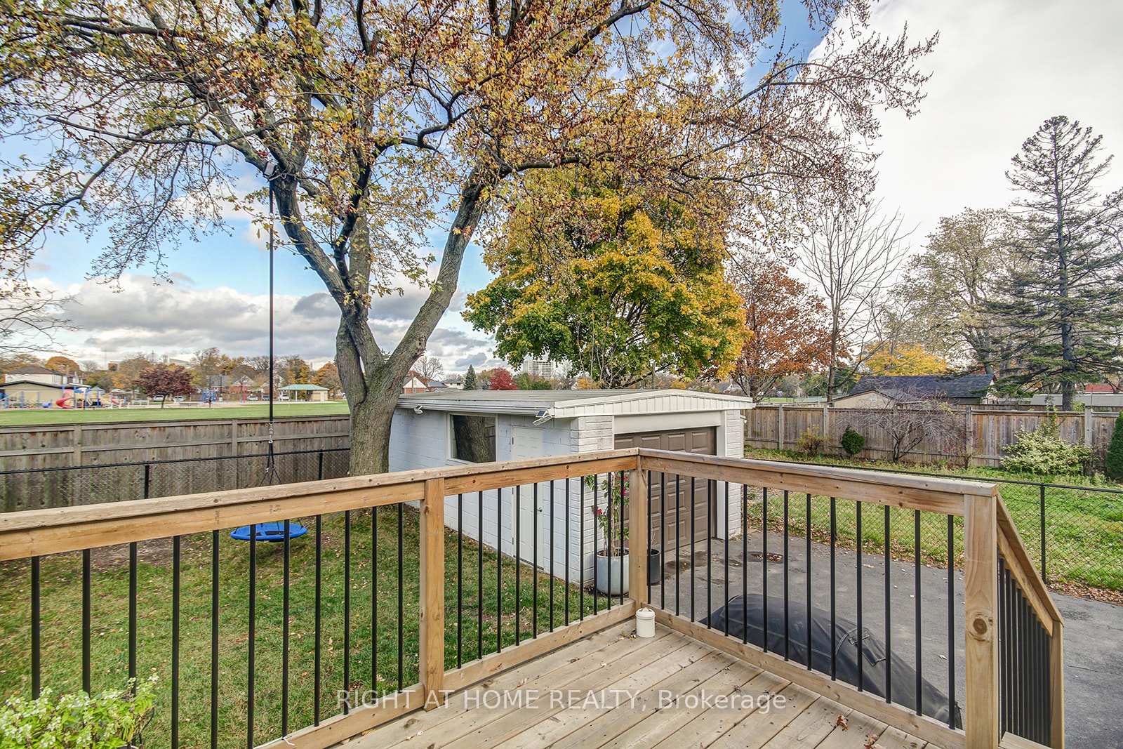 Photo 40 of Unit Upper, 631 Queensdale Avenue E, Hamilton, Eastmount — HOMEH