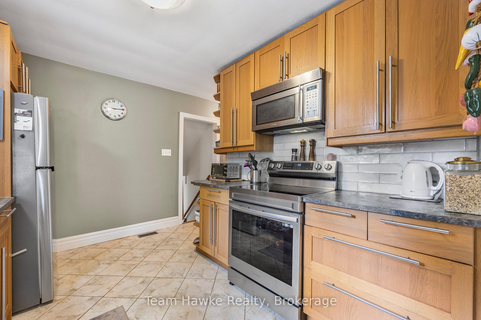 Photo 14 of 347 Fourth Street, Midland — HOMEH